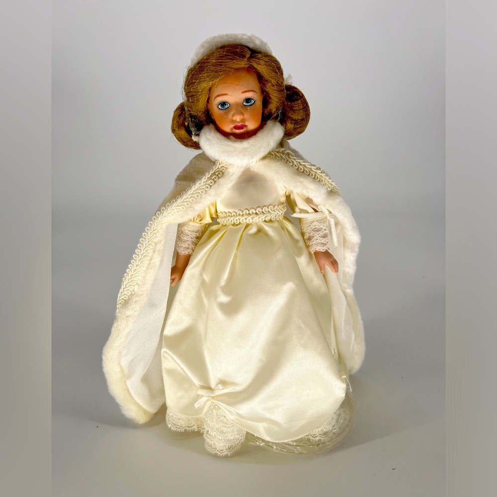 DANBURY MINT Snow Queen - Brand New in Wrap - Storybook Doll Collection 1987